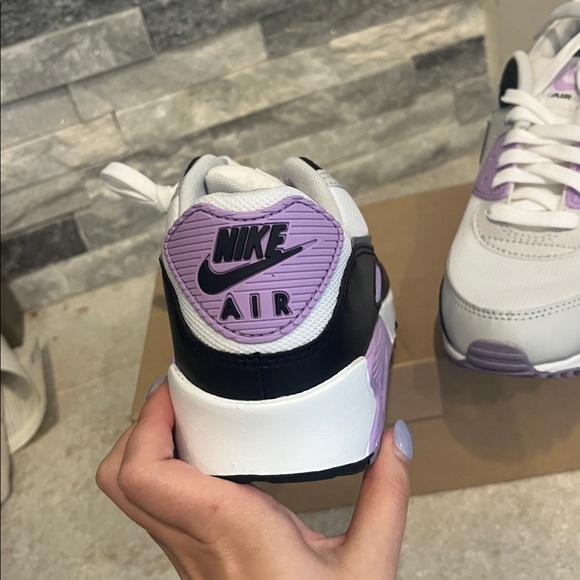 New!! Nike Air Max 90 women's white and purple sneakers - Picture 3 of 6